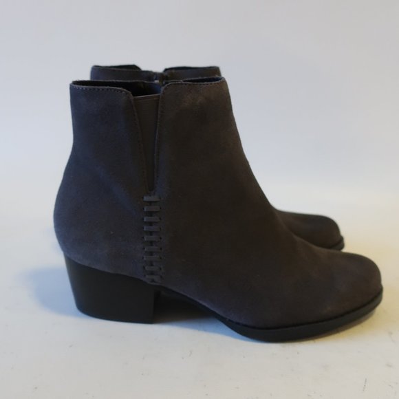 NWOB VANELI BEATY GREY SUEDE ZIP-UP BOOTIE 7.5 * - Picture 9 of 10